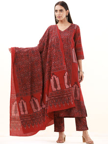 Ajrakh Mehreen Set Of Kurta Pants Dupatta