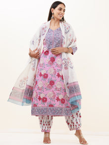 Umang Reema Set Of Kurta Pants Dupatta