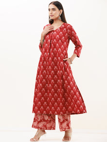 Umang Dia Set Of Kurta Pants Dupatta