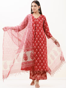 Umang Dia Set Of Kurta Pants Dupatta