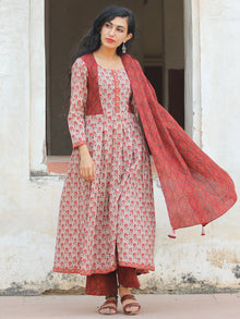 Poppy Poises - Hand Block Printed Kurta Set With Dupatta - SS01DF1876