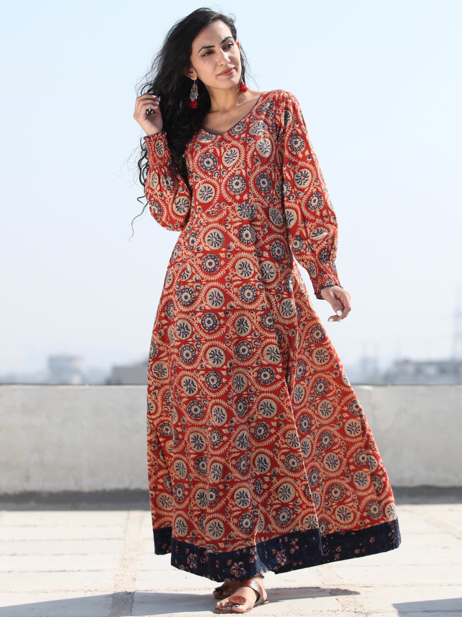 Gulzar Inaara - Urave Cut Hand Block Printed Dress With Deep Neck - D4 ...