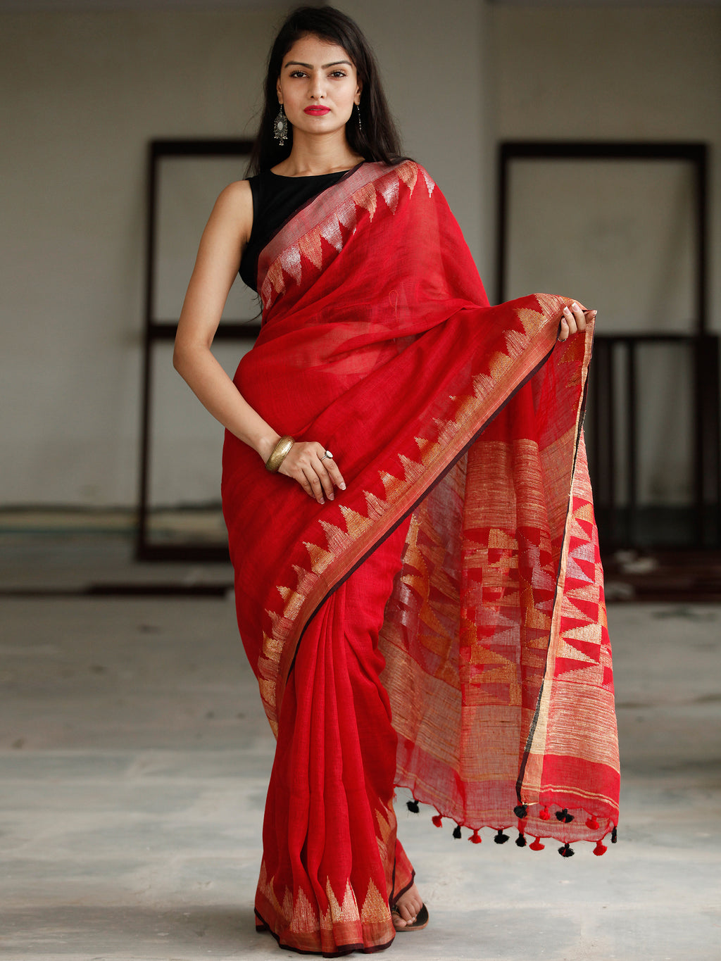 Black red linen tissue handwoven bengal saree – GoCoop