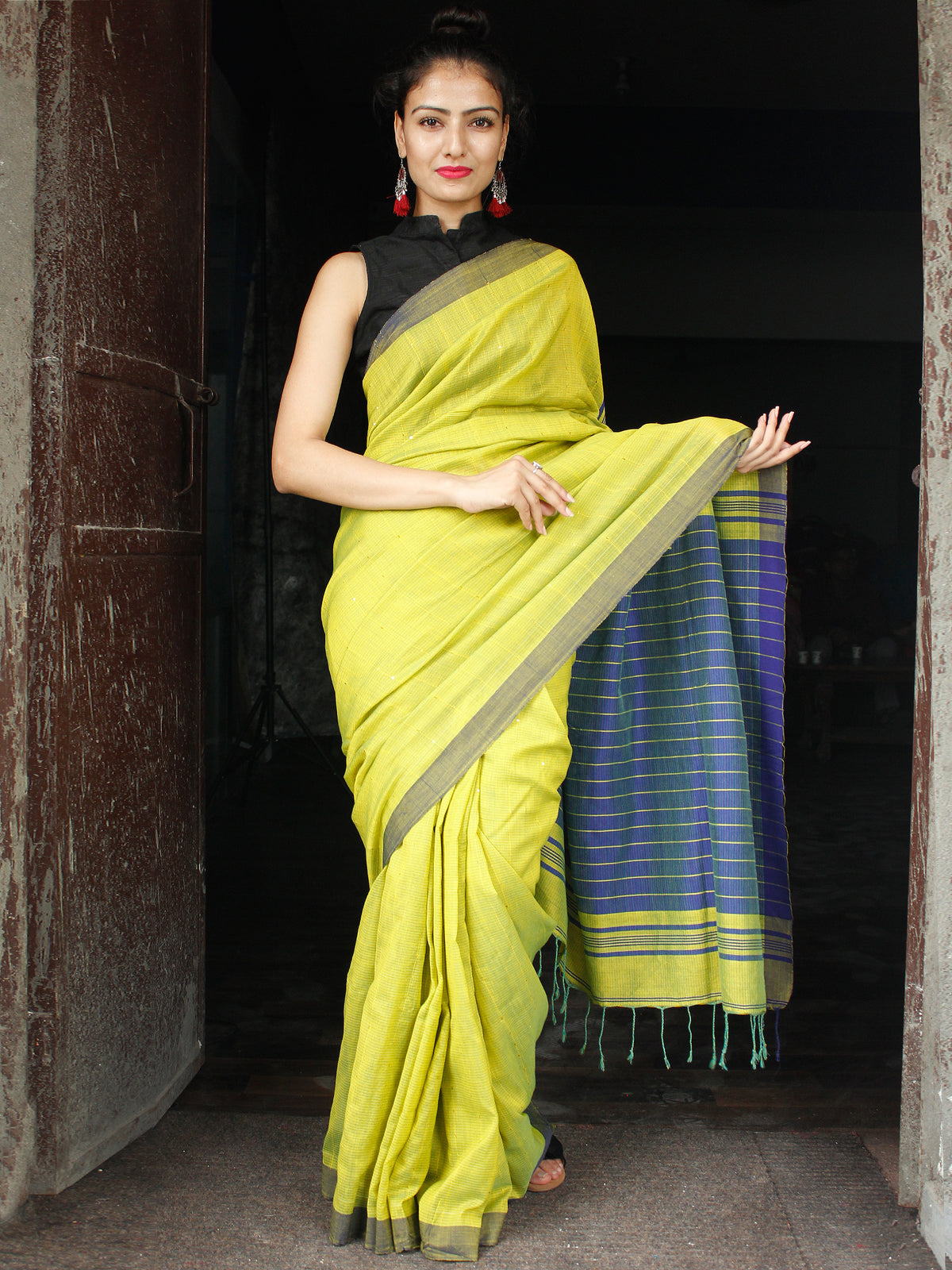 Women's Sequence Handloom Blended Cotton Saree - Angoshobha in 2023 |  Jamdani saree, Cotton saree, Saree