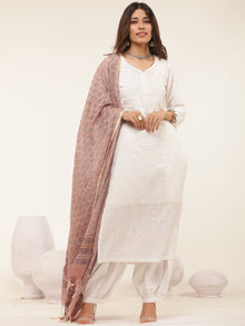 Gulmarg Falak Set Of Kurta Salwar Pants Dupatta